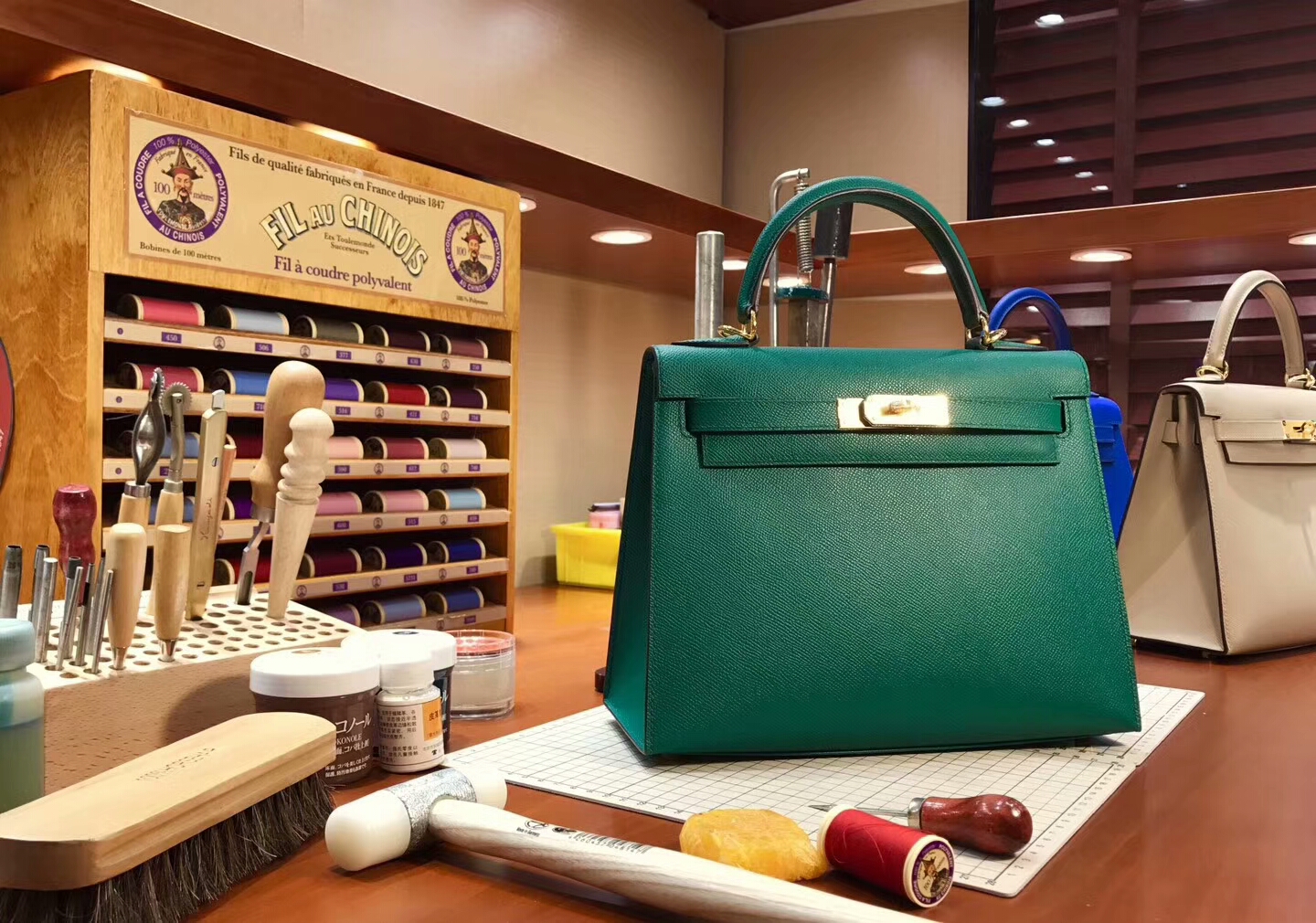HERMES 爱马仕Kelly 28CM 现货系列 配全套专柜原版包装 CK67 Vert Fonce 祖母绿 金扣