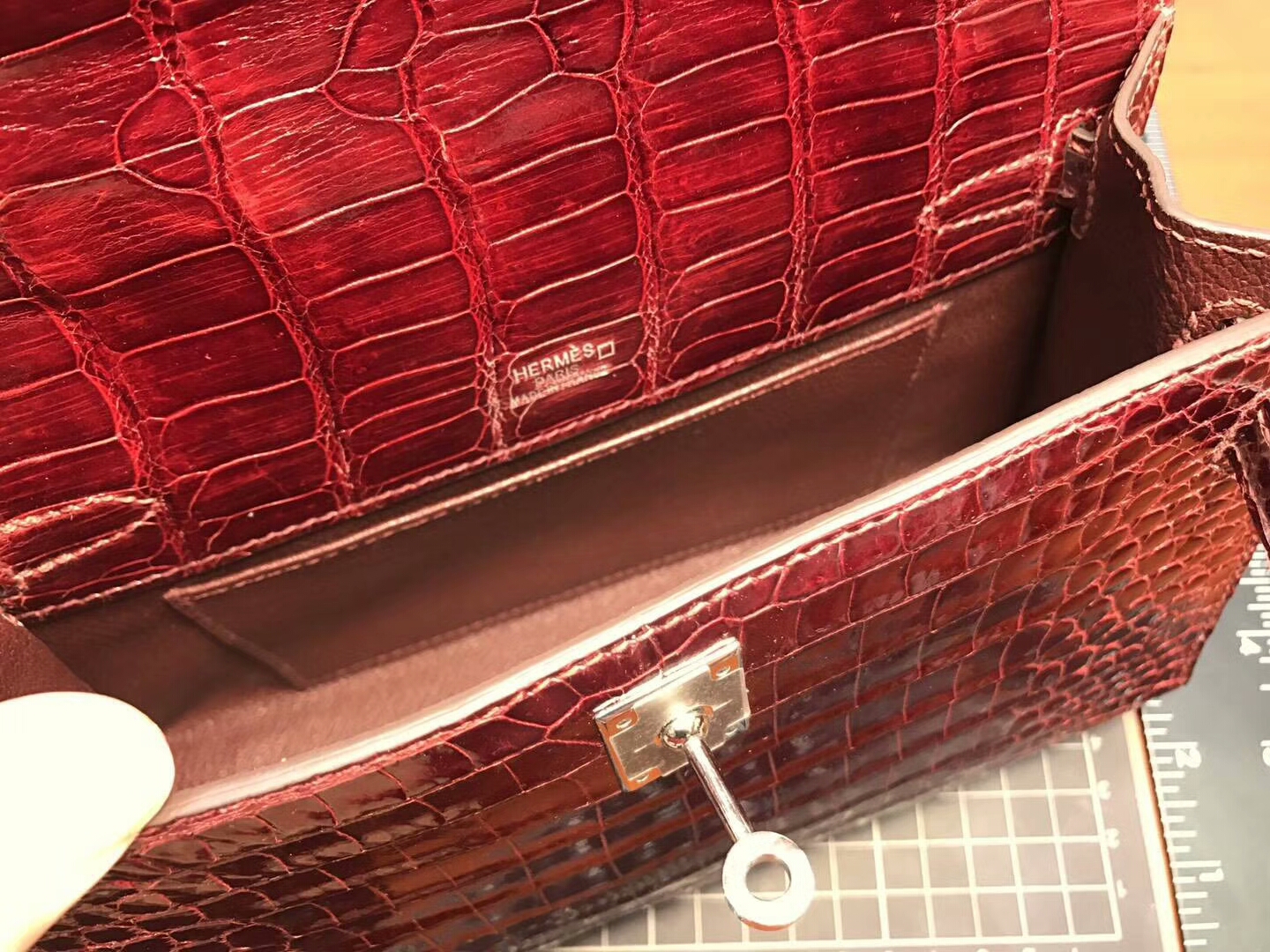 Mini Kelly Pochette 22cm 1代 晚宴包 手拿包 亮面鳄鱼 f5 新酒红 勃艮第酒红 bourgogne 银扣