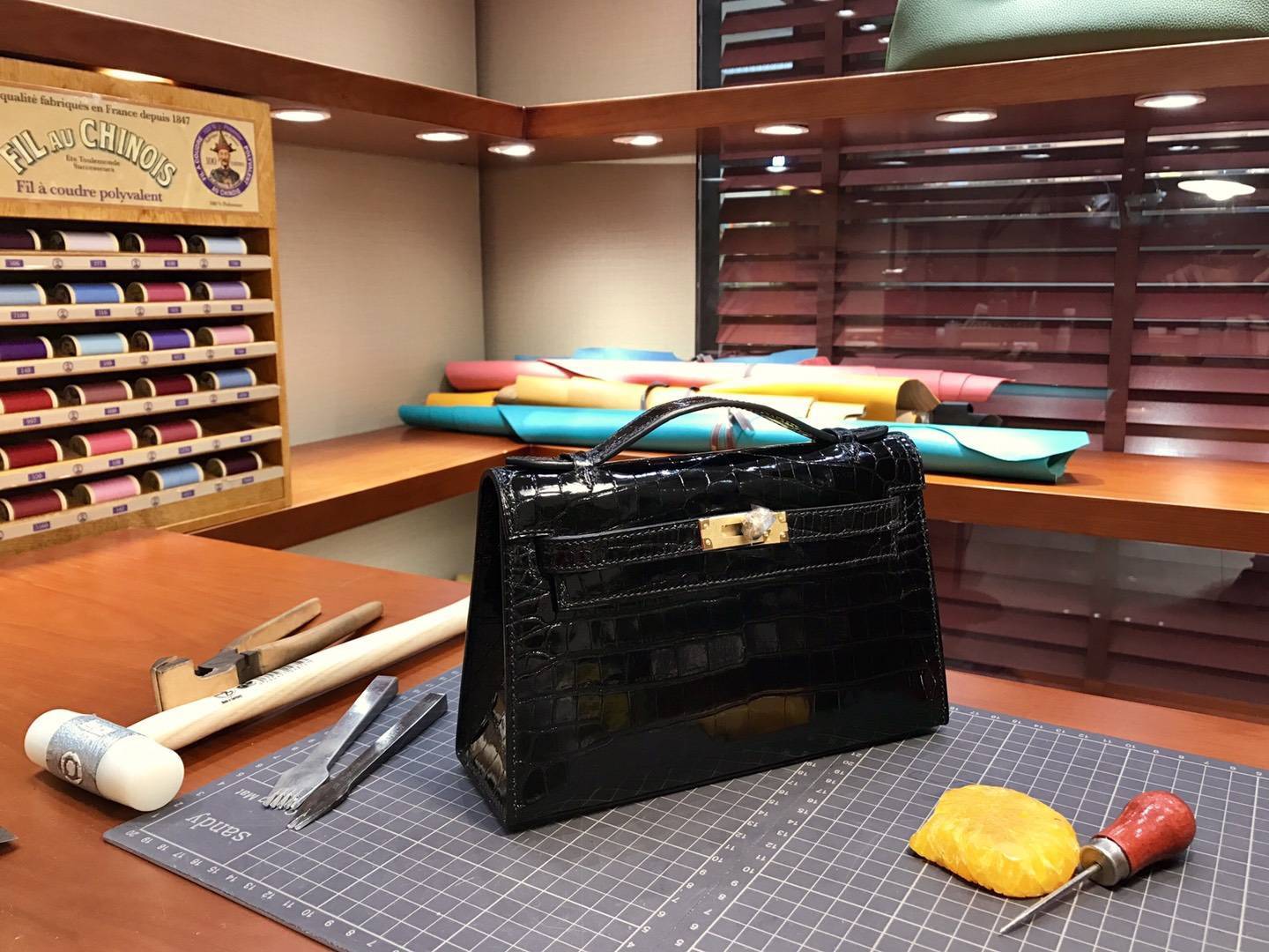 Mini Kelly Pochette 22cm 1代 晚宴包 手拿包 亮面鳄鱼 BLACK 黑色 金扣