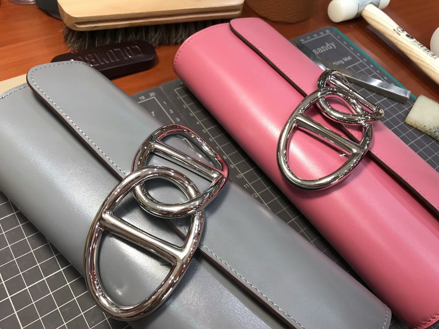 Egee Clutch 猪鼻子手拿包 8W 新唇膏粉 新玫瑰粉 rose azalee HERMES 爱马仕 配全套专柜原版包装 全球发售