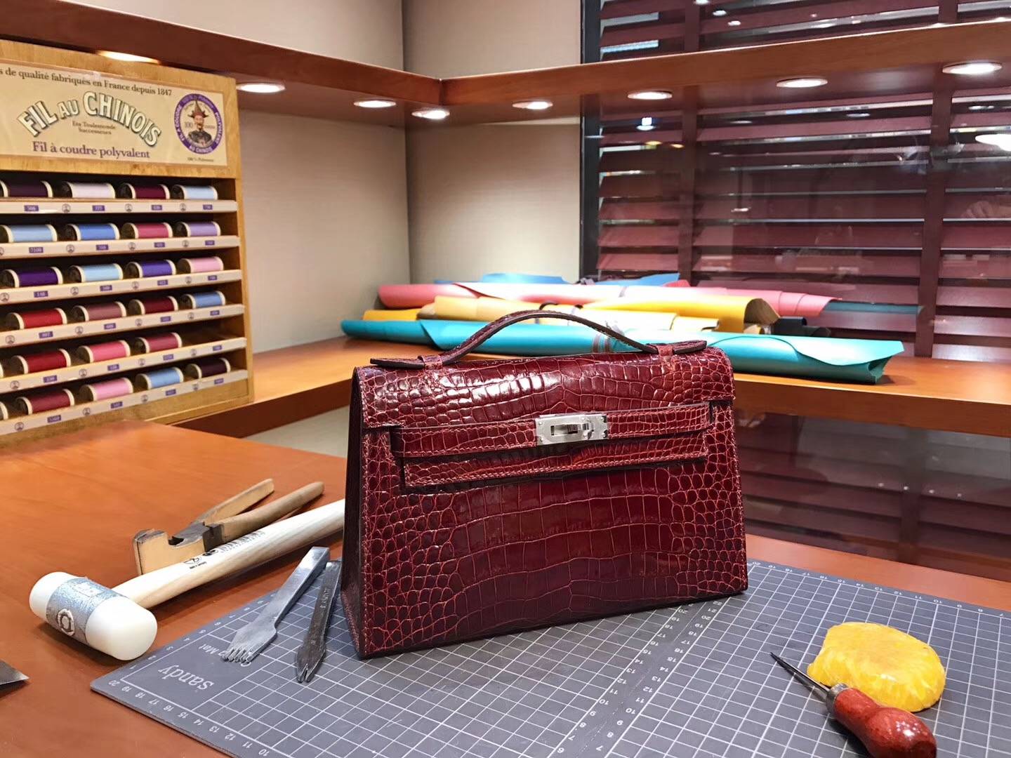 Mini Kelly Pochette 22cm 1代 晚宴包 手拿包 亮面鳄鱼 f5 新酒红 勃艮第酒红 bourgogne 银扣