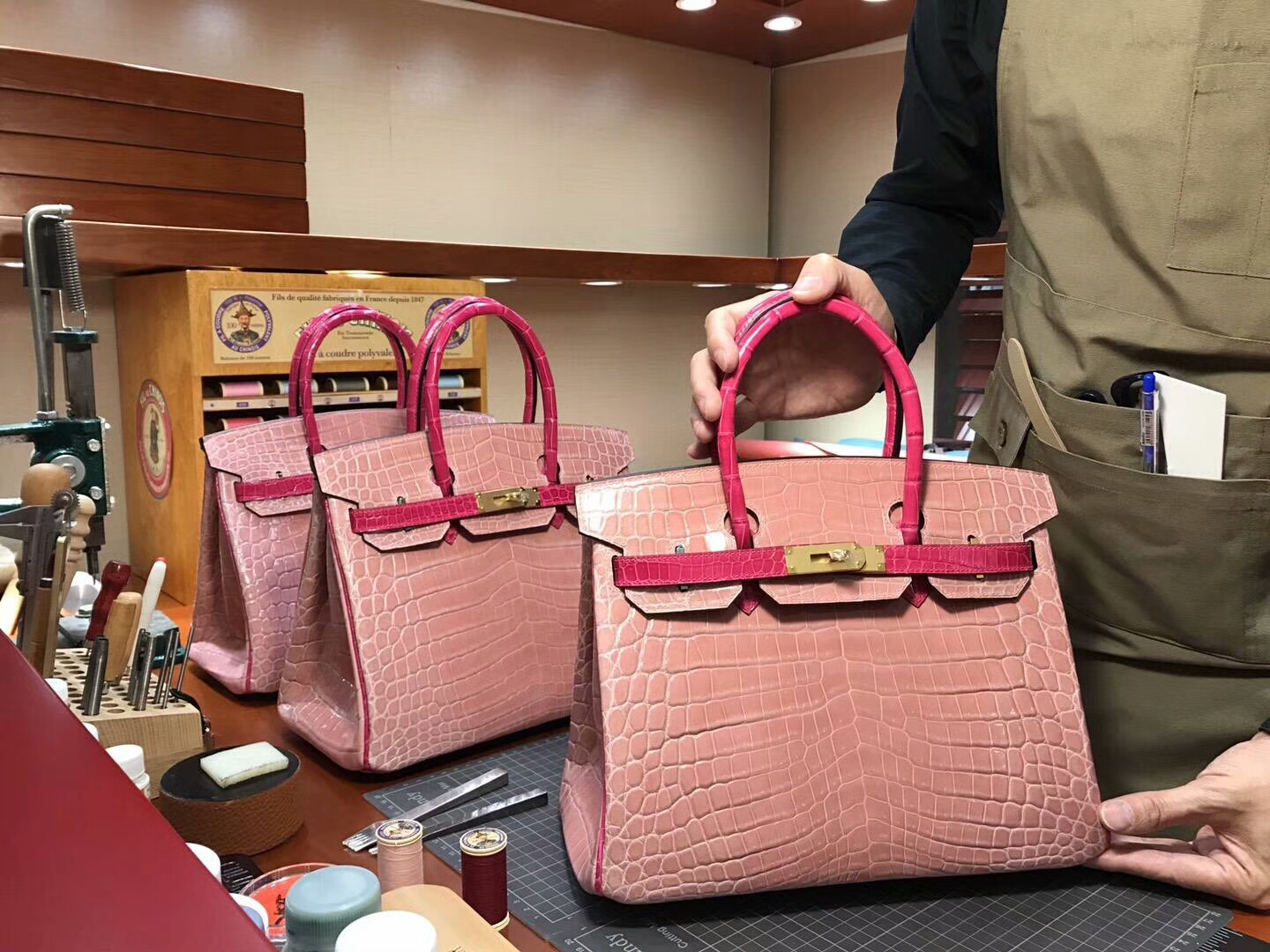 爱马仕 HERMES 铂金包 Birkin 30cm 配全套专柜原版包装 全球发售 鳄鱼 8w 新唇膏粉 新玫瑰粉 rose azalee 拼 rose tyrien 糖果粉 e5