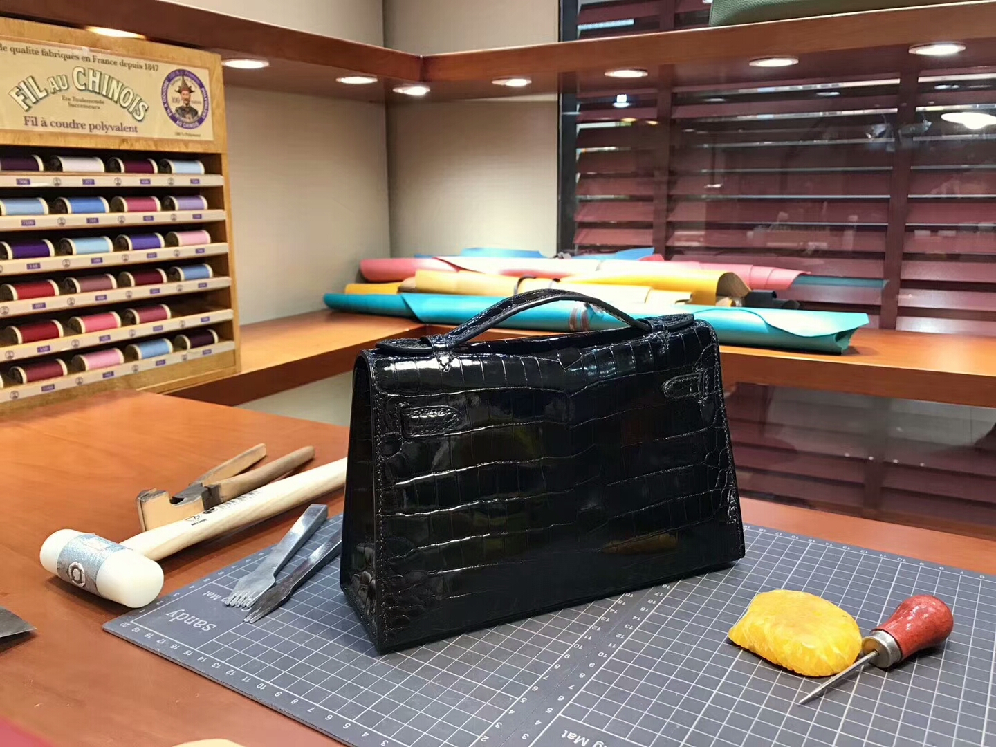 Mini Kelly Pochette 22cm 1代 晚宴包 手拿包 亮面鳄鱼 BLACK 黑色 金扣