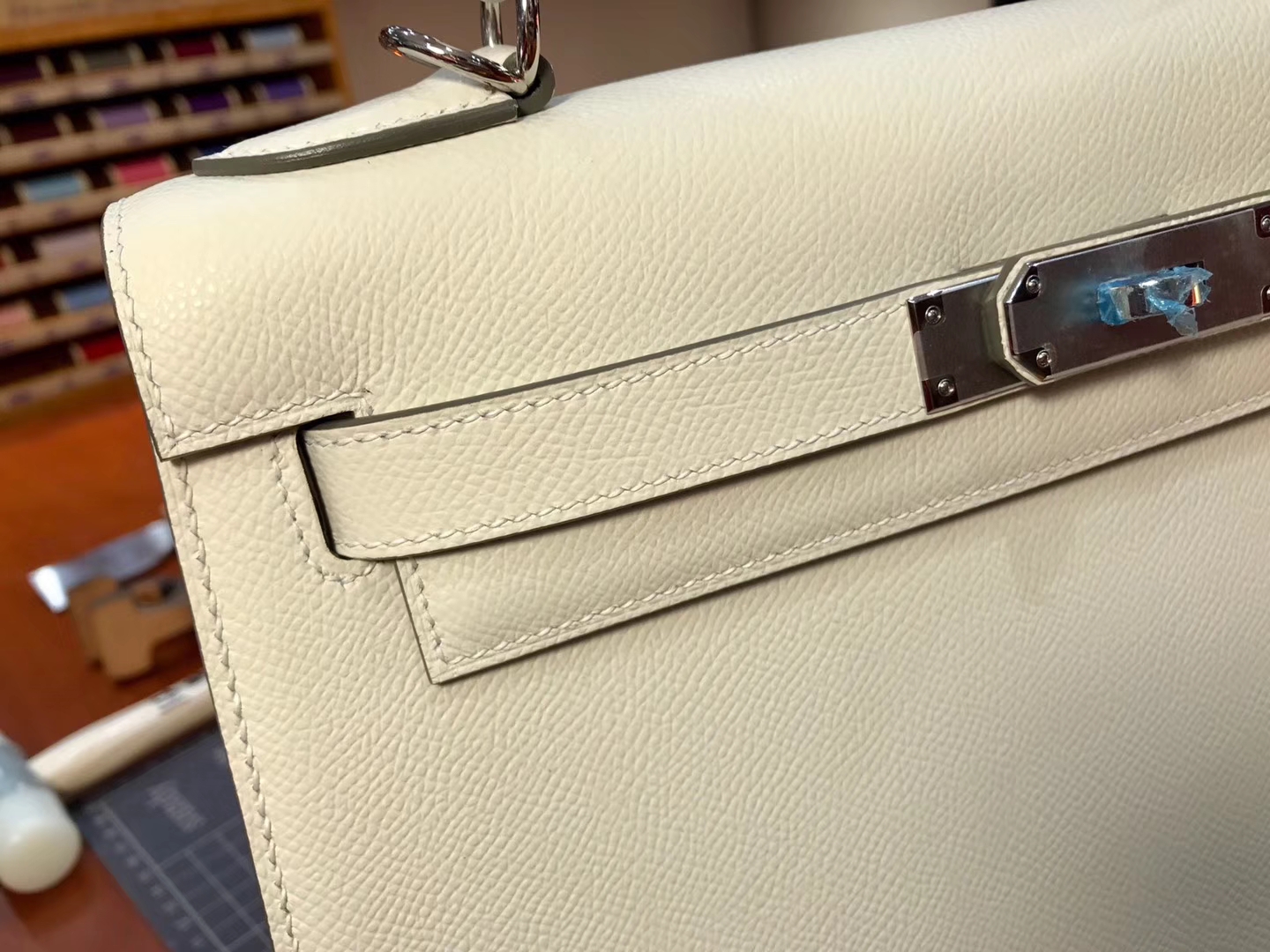 HERMES 爱马仕 纯白 Kelly 28CM 现货系列 配全套专柜原版包装 银扣