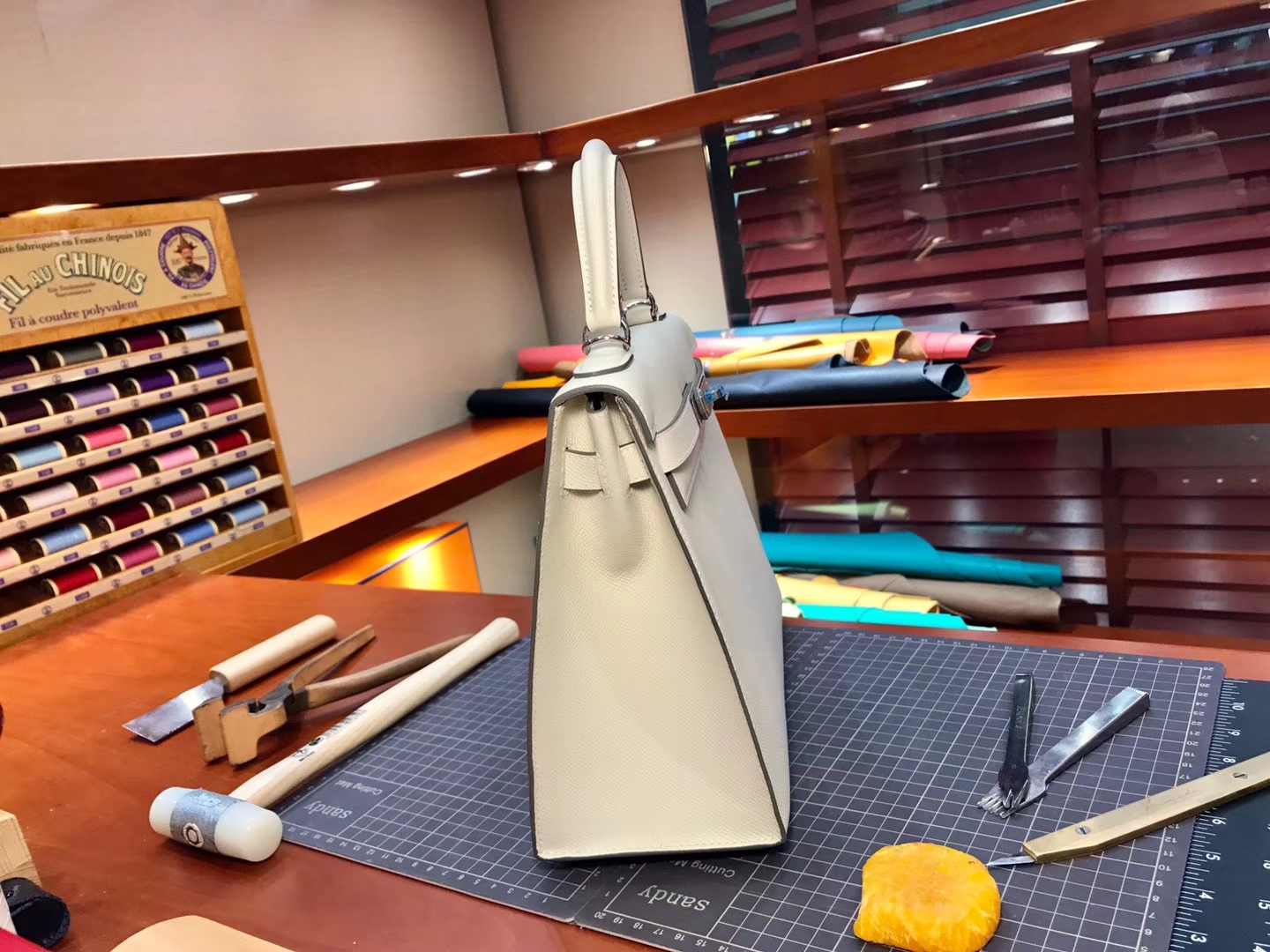 HERMES 爱马仕 纯白 Kelly 28CM 现货系列 配全套专柜原版包装 银扣