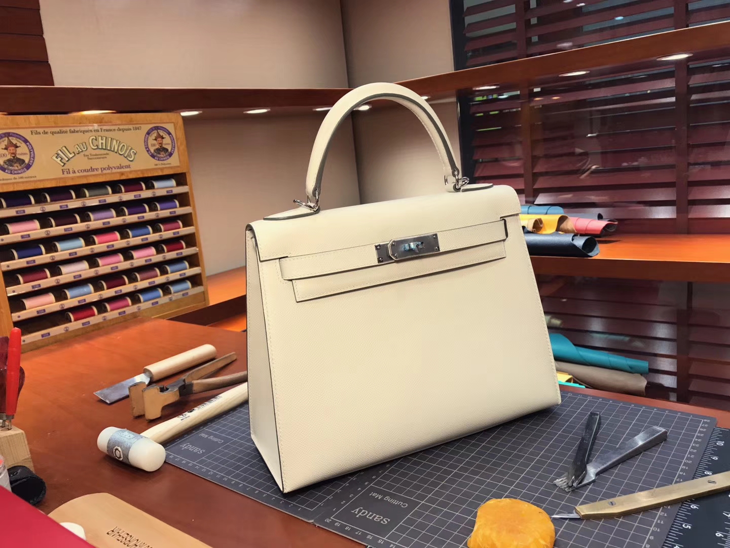 HERMES 爱马仕 纯白 Kelly 28CM 现货系列 配全套专柜原版包装 银扣