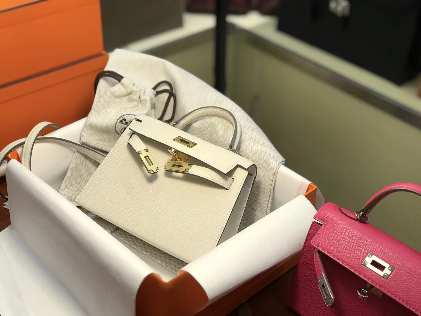 HERMES 爱马仕 Mini Kelly || 20cm Epsom 10奶昔白 Craie