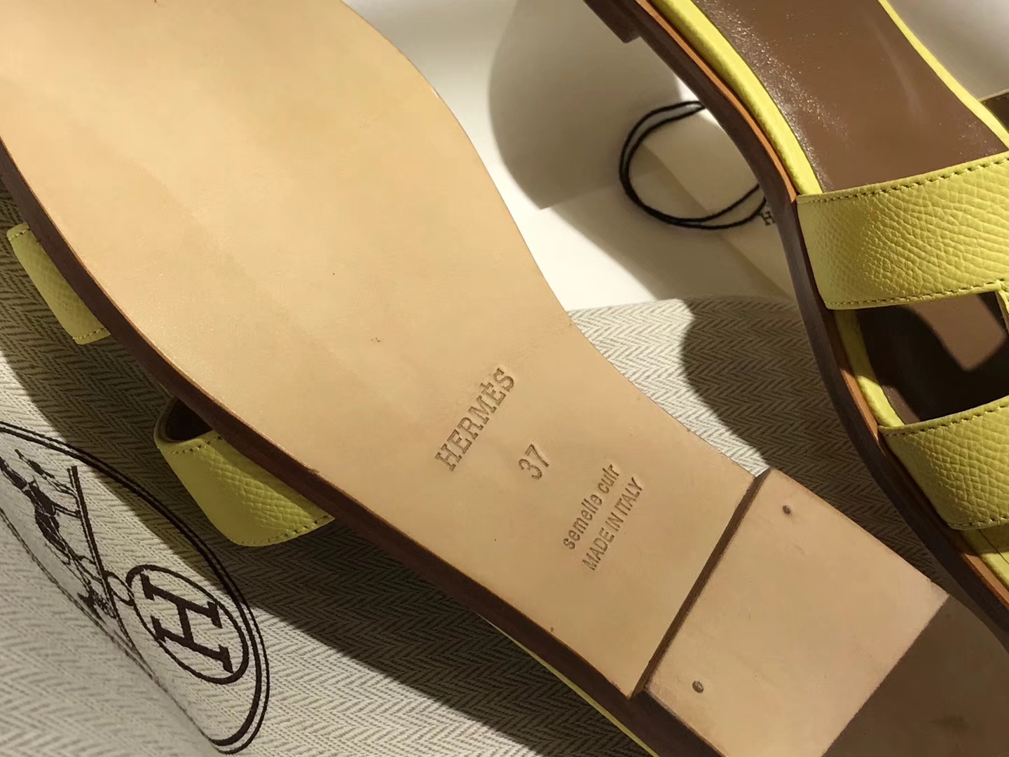 HERMES 爱马仕 H经典款拖鞋  高端订制  独家品质 柠檬黄