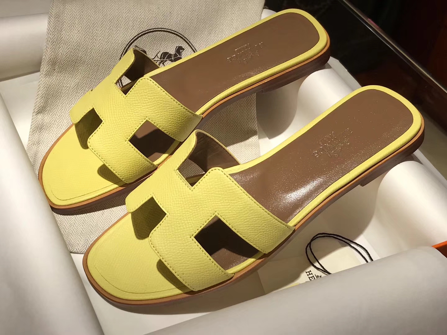 HERMES 爱马仕 H经典款拖鞋  高端订制  独家品质 柠檬黄