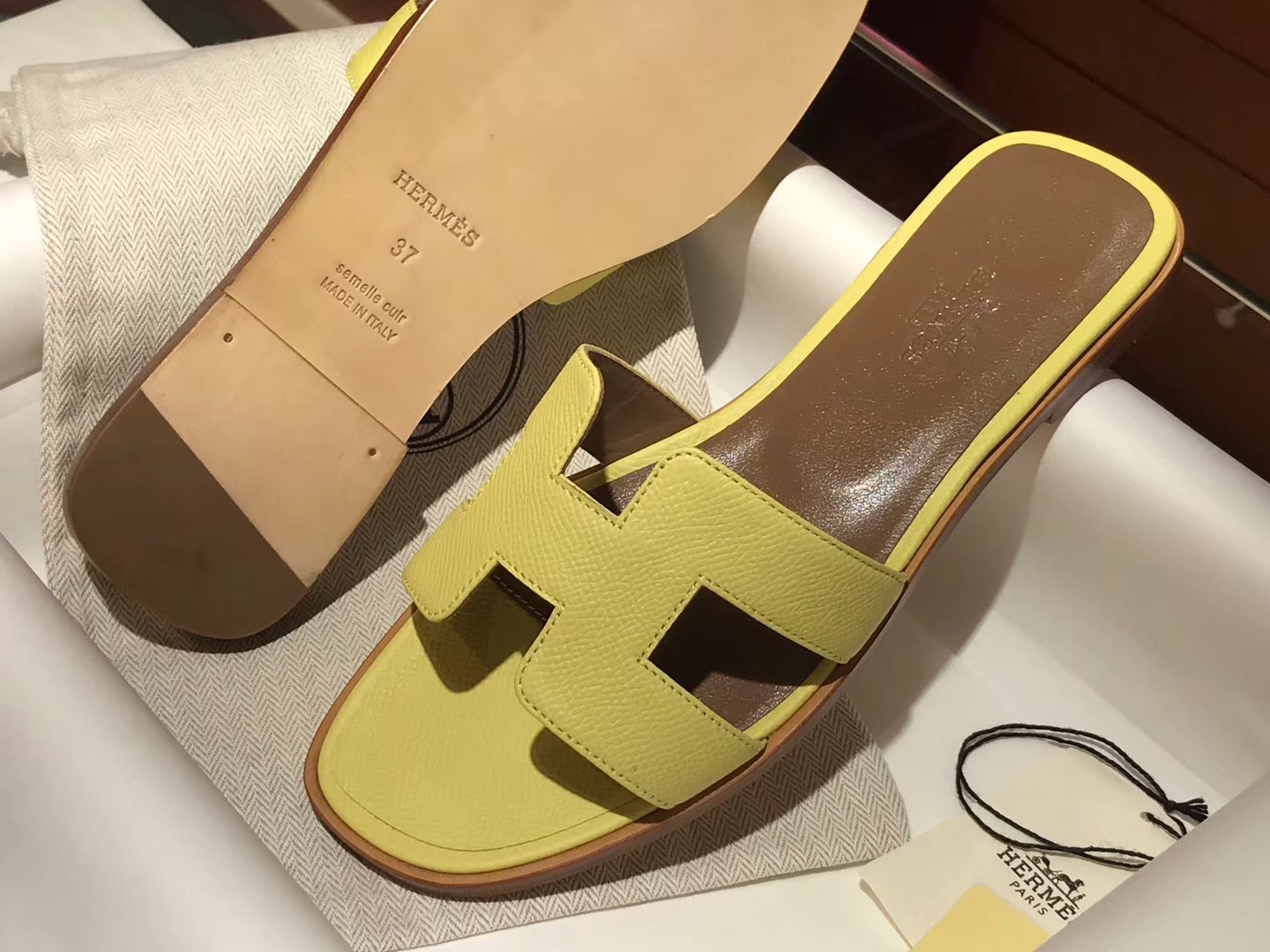 HERMES 爱马仕 H经典款拖鞋  高端订制  独家品质 柠檬黄