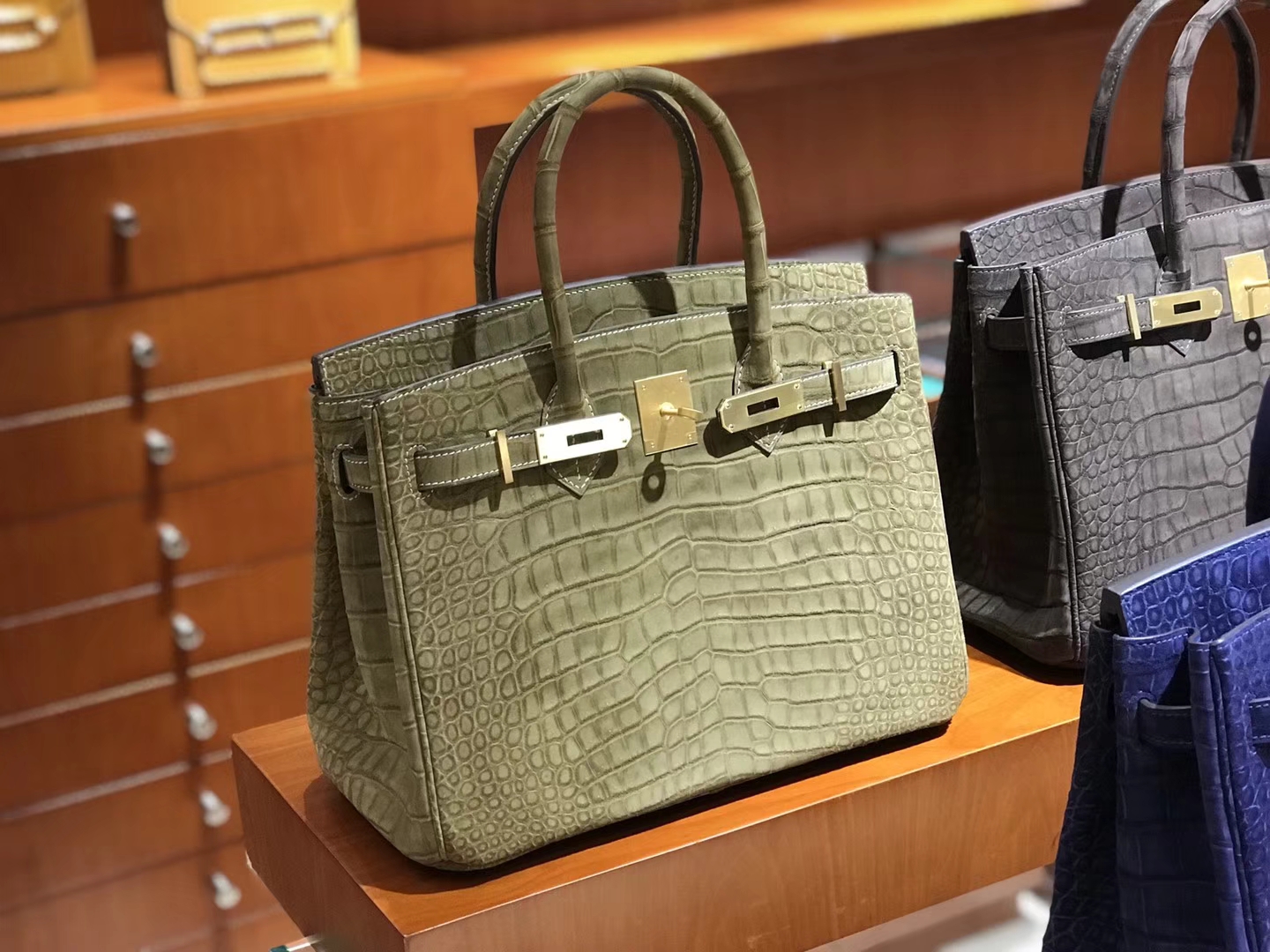 HERMES 爱马仕 凯莉包 Kelly 铂金包 Birkin 翻毛鳄鱼皮 五金是拉丝 现货
