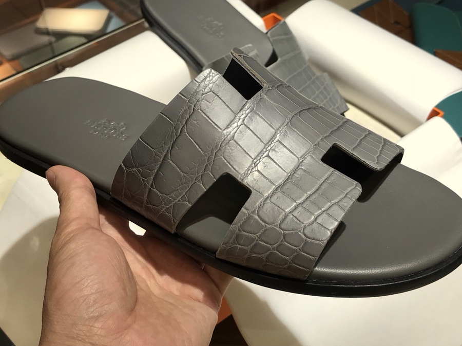 Hermes 鳄鱼皮男士拖鞋 铁灰 Crocodile leather 意大利树羔皮底 手工缝制工艺 高端订制