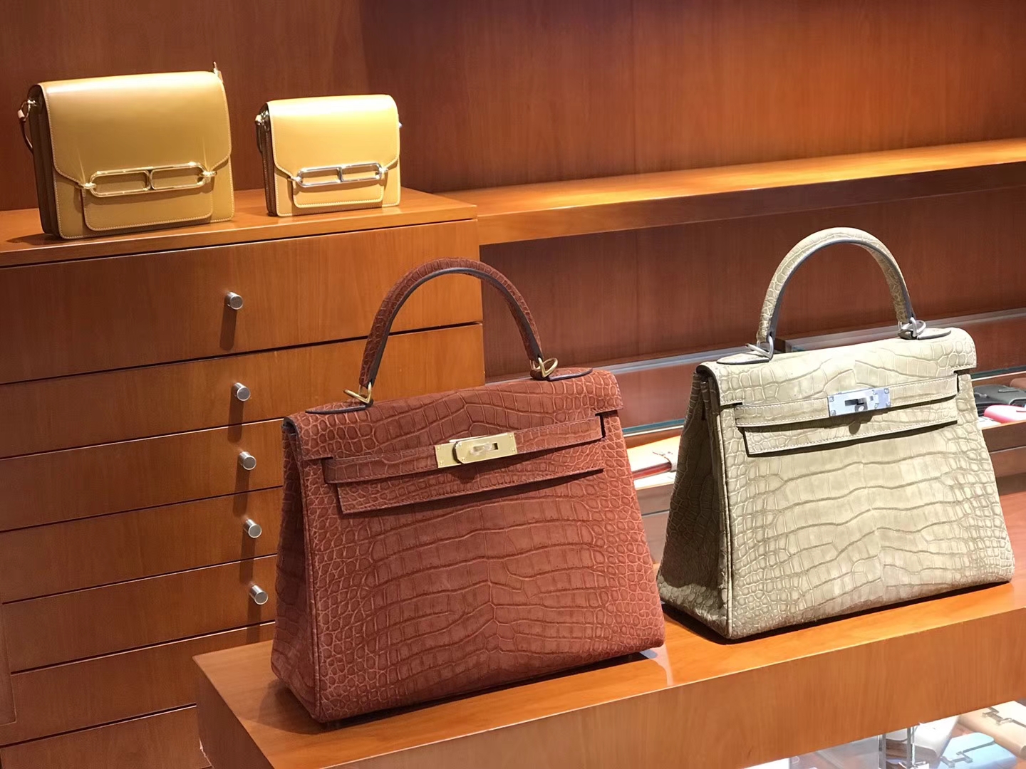 HERMES 爱马仕 凯莉包 Kelly 翻毛鳄鱼皮 五金是拉丝 现货 焦糖色