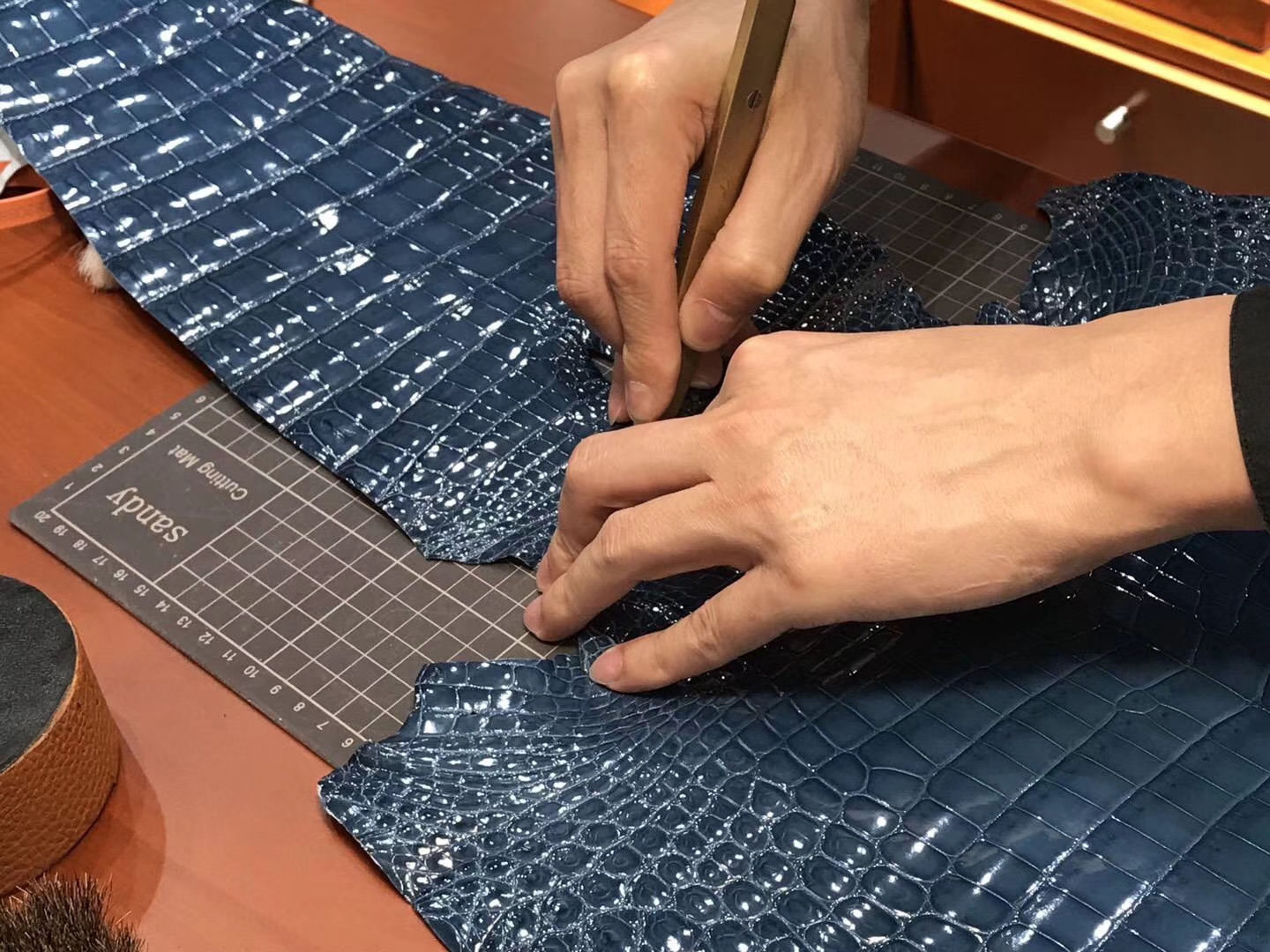 HERMES 密西西比 鳄鱼皮 选皮 经典色系 金银扣款可定制 高端货 厂家直销