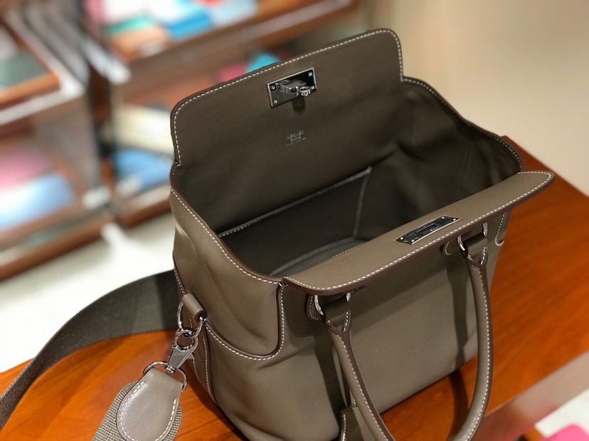 HERMES 爱马仕 专柜新款 Toolbox Swift 牛奶盒 20cm 大象灰