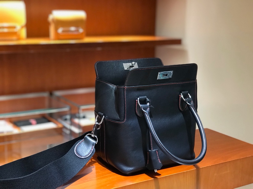 HERMES 爱马仕 专柜新款 Toolbox Swift 牛奶盒 20cm 黑色