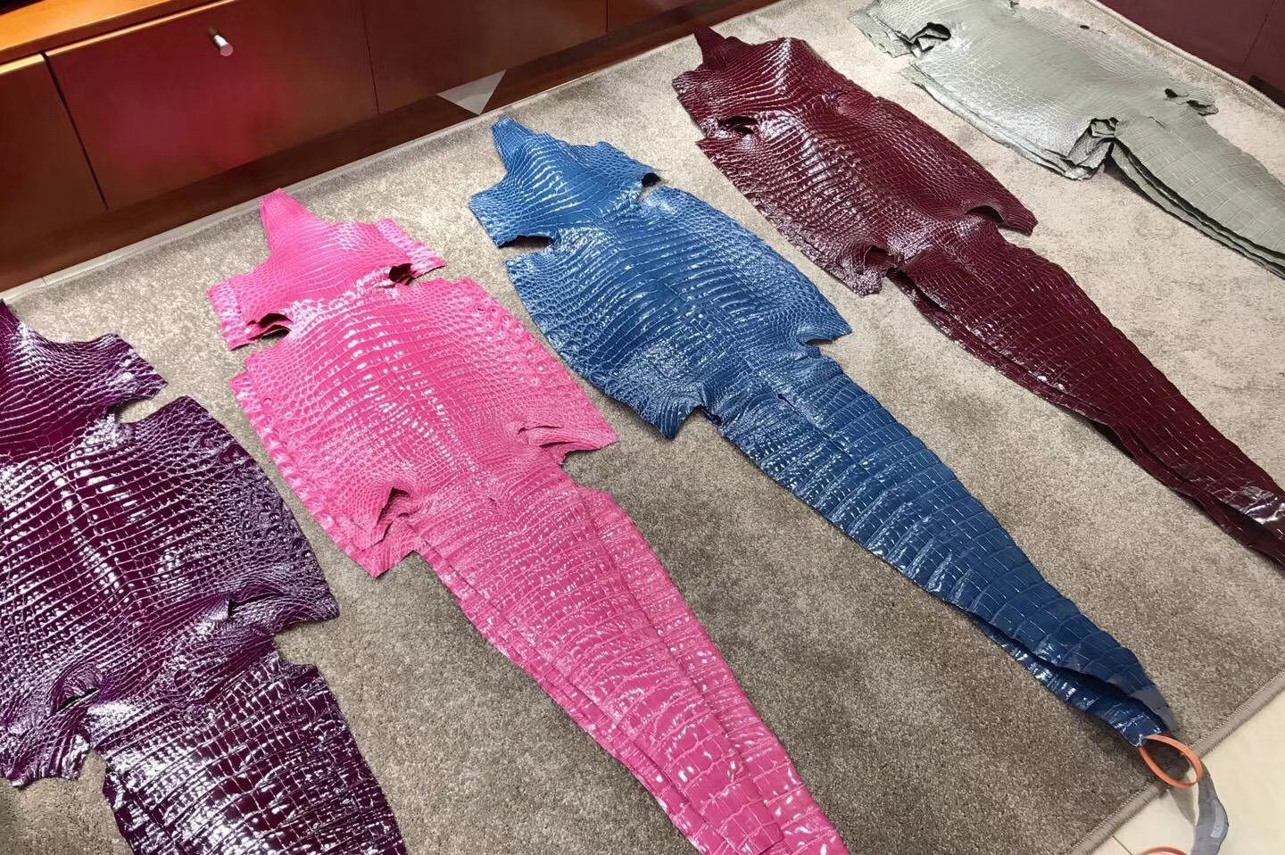HERMES 密西西比 鳄鱼皮 选皮 经典色系 金银扣款可定制 高端货 厂家直销