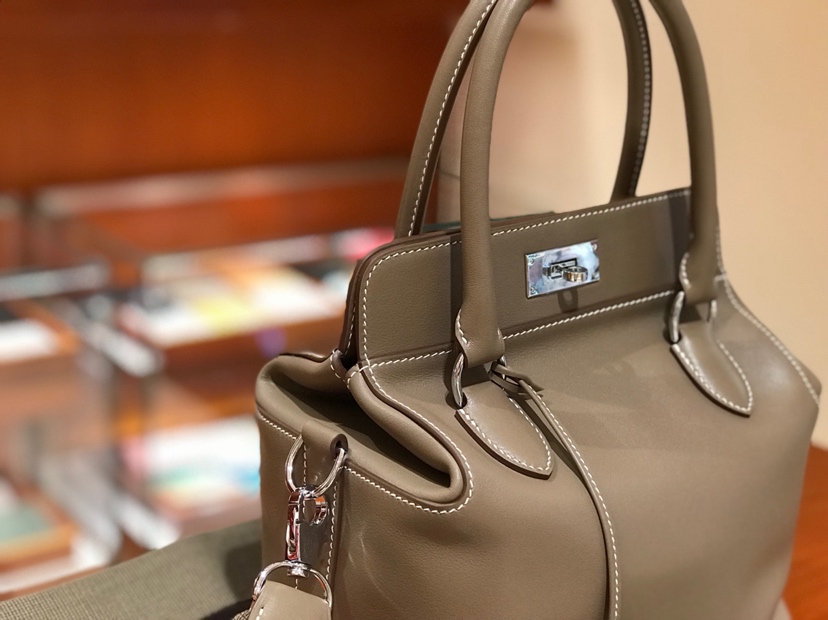 HERMES 爱马仕 专柜新款 Toolbox Swift 牛奶盒 20cm 大象灰