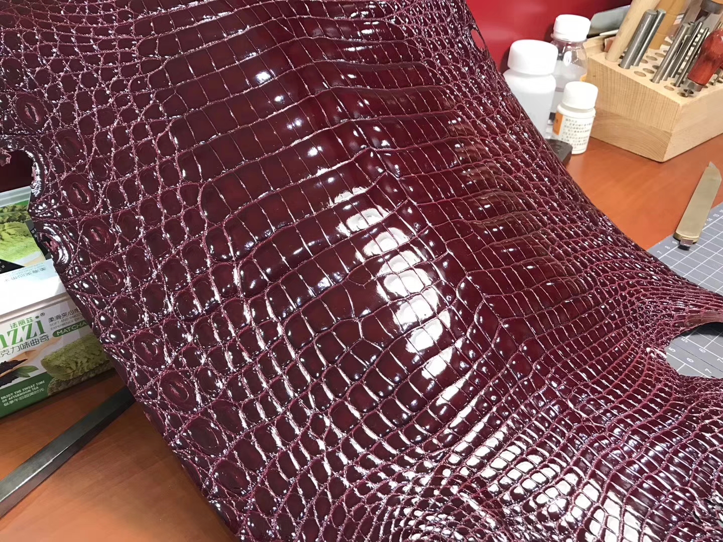 HERMES 密西西比 鳄鱼皮 选皮 经典色系 金银扣款可定制 高端货 厂家直销