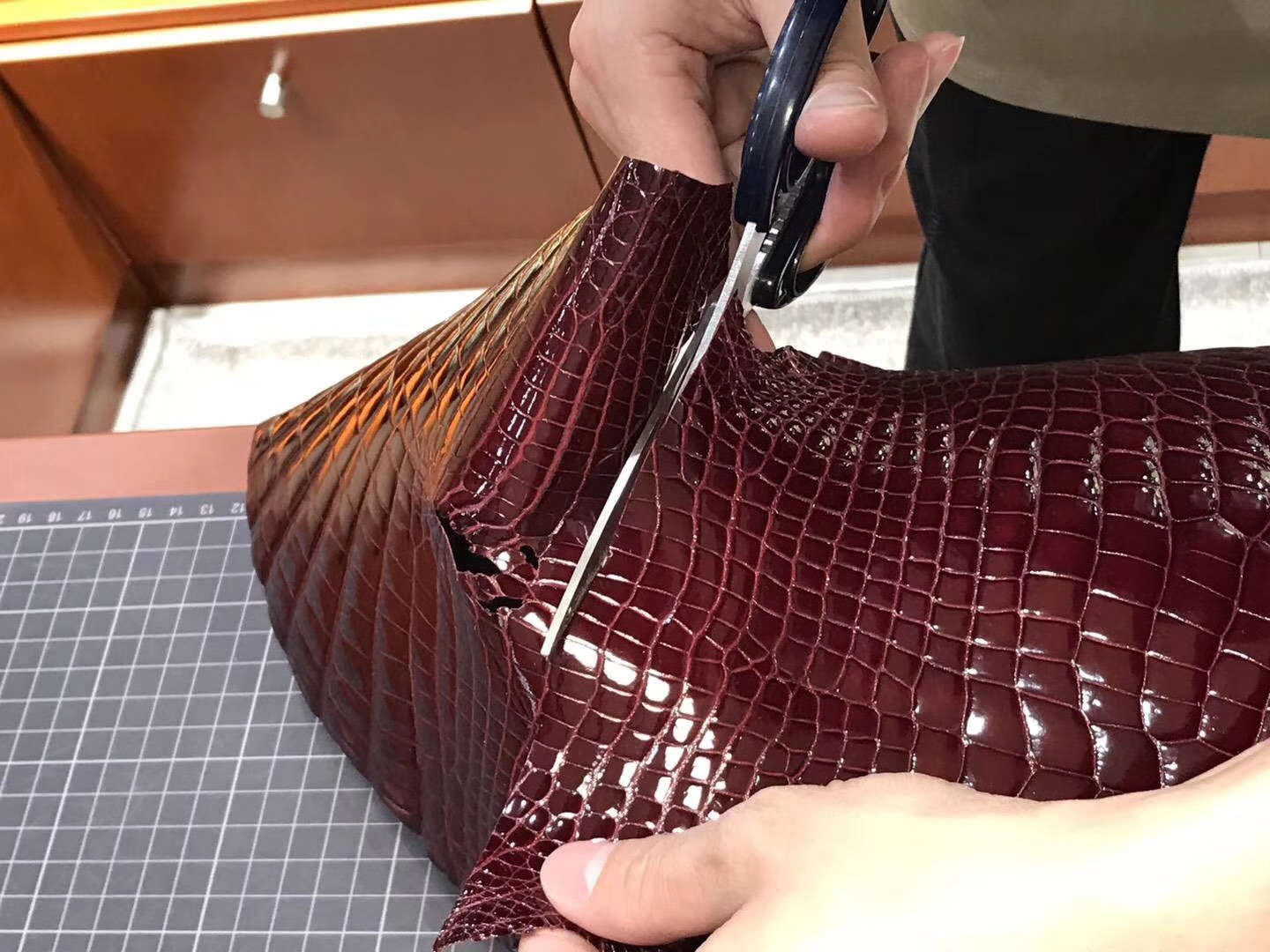 HERMES 密西西比 鳄鱼皮 选皮 经典色系 金银扣款可定制 高端货 厂家直销