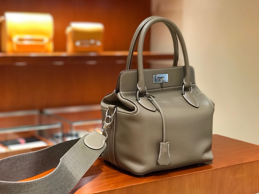 HERMES 爱马仕 专柜新款 Toolbox Swift 牛奶盒 20cm 大象灰