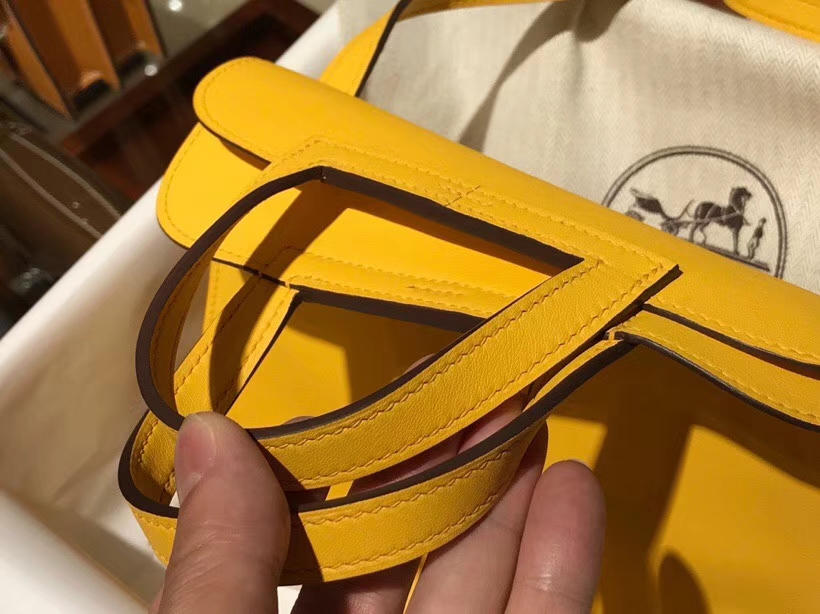HERMES 爱马仕 Halzan swift 银扣 配全套专柜原版包装 琥珀黄