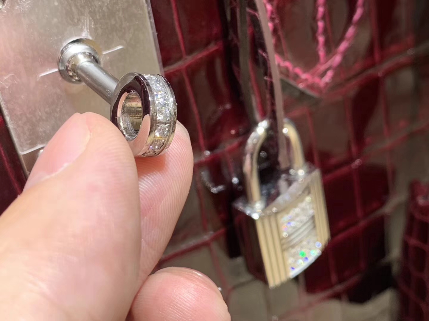 爱马仕 HERMES 铂金包 Birkin 30cm 亮面鳄鱼皮 纯手工  酒红色 带钻  银扣