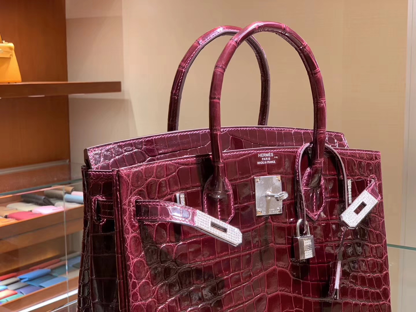 爱马仕 HERMES 铂金包 Birkin 30cm 亮面鳄鱼皮 纯手工  酒红色 带钻  银扣
