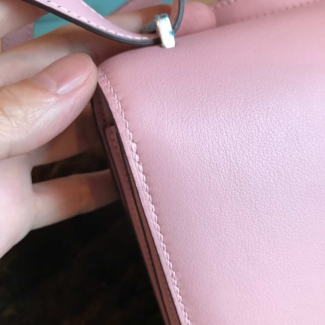HERMES 爱马仕 空姐包 Constance 18cm 24cm  奶昔粉 蜥蜴扣