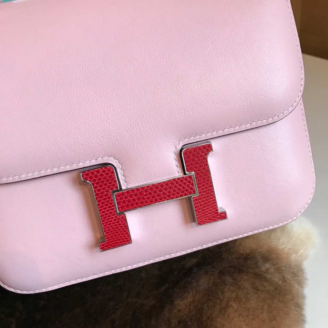 HERMES 爱马仕 空姐包 Constance 18cm 24cm  奶昔粉 蜥蜴扣