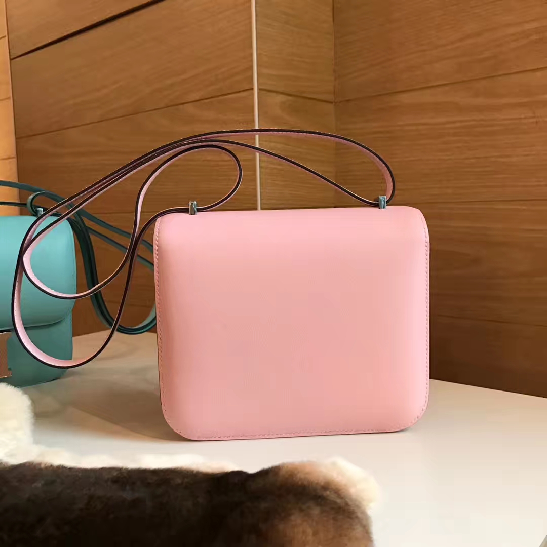 HERMES 爱马仕 空姐包 Constance 18cm 24cm  奶昔粉 蜥蜴扣