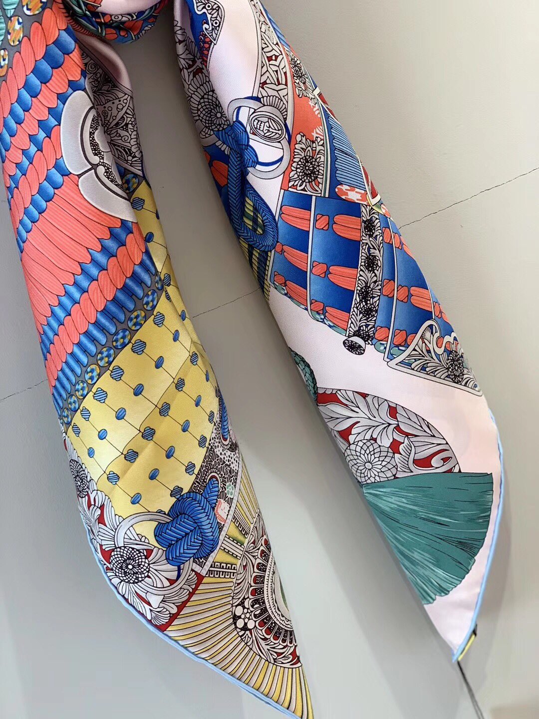 H 90 海报款—《武士的服饰》  精致手工卷边 粉色