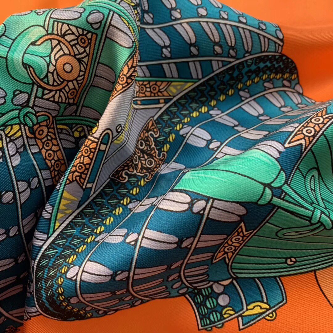 H 90 海报款—《武士的服饰》  精致手工卷边 橙色