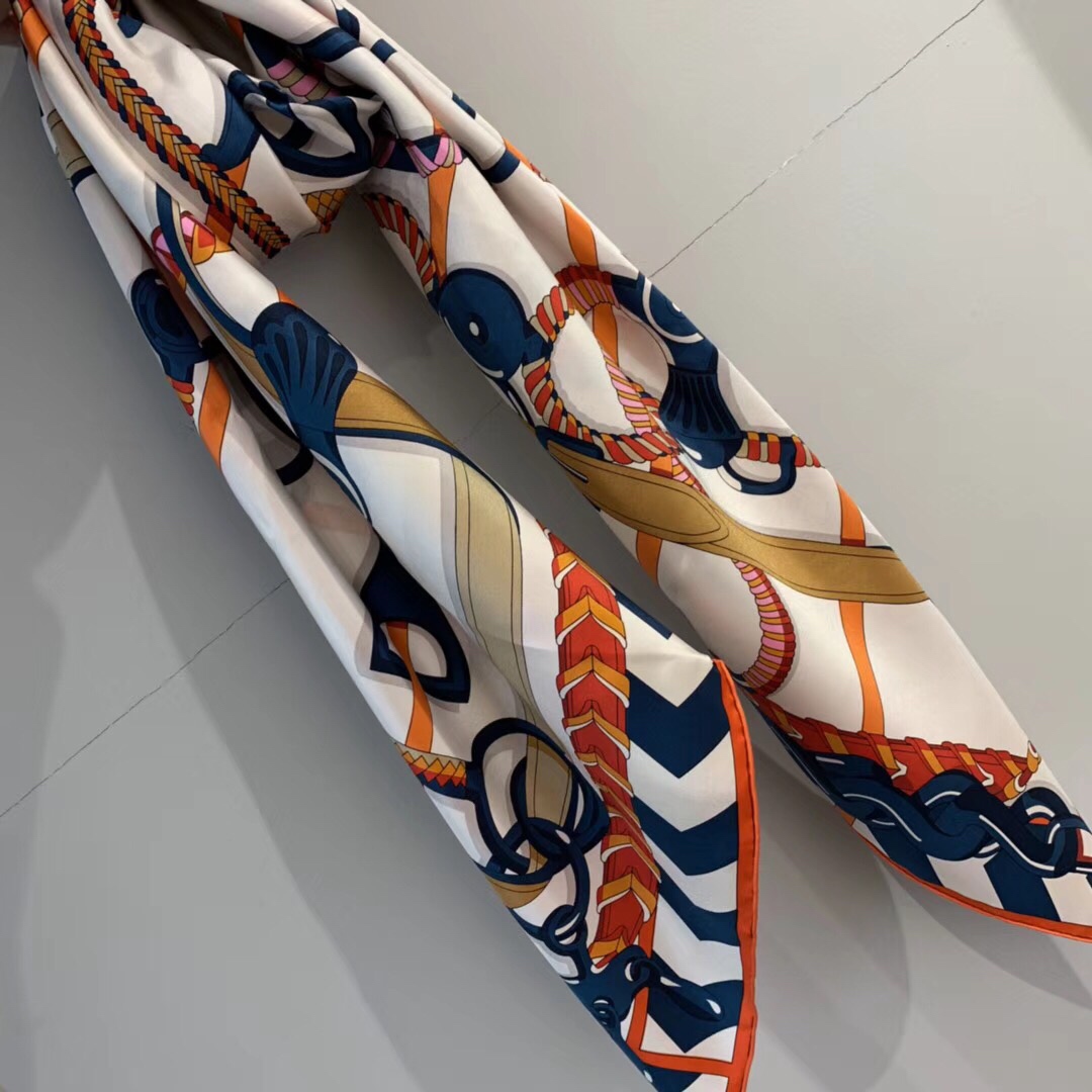 Hermer《全副马具》 140*140cm  100%斜纹真丝 米白色