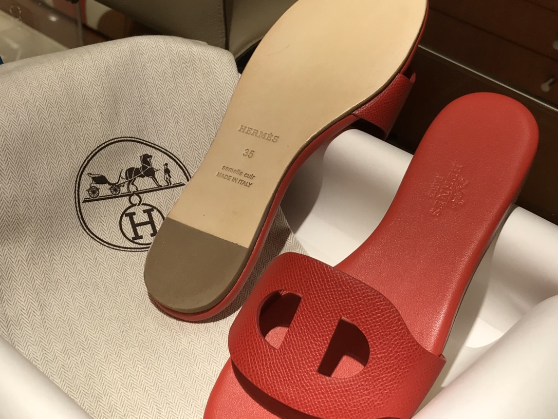  HMS环扣 猪鼻子拖鞋  高端订制  独家品质  全手工羊皮定制 看图说话  质量赞到没朋友  完美  Size：平跟34～41
