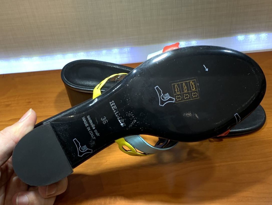 HMS Nappa皮革凉鞋 新款中跟Ajaccio凉鞋  彩色 码数:35~41  正常码数 码数不调换