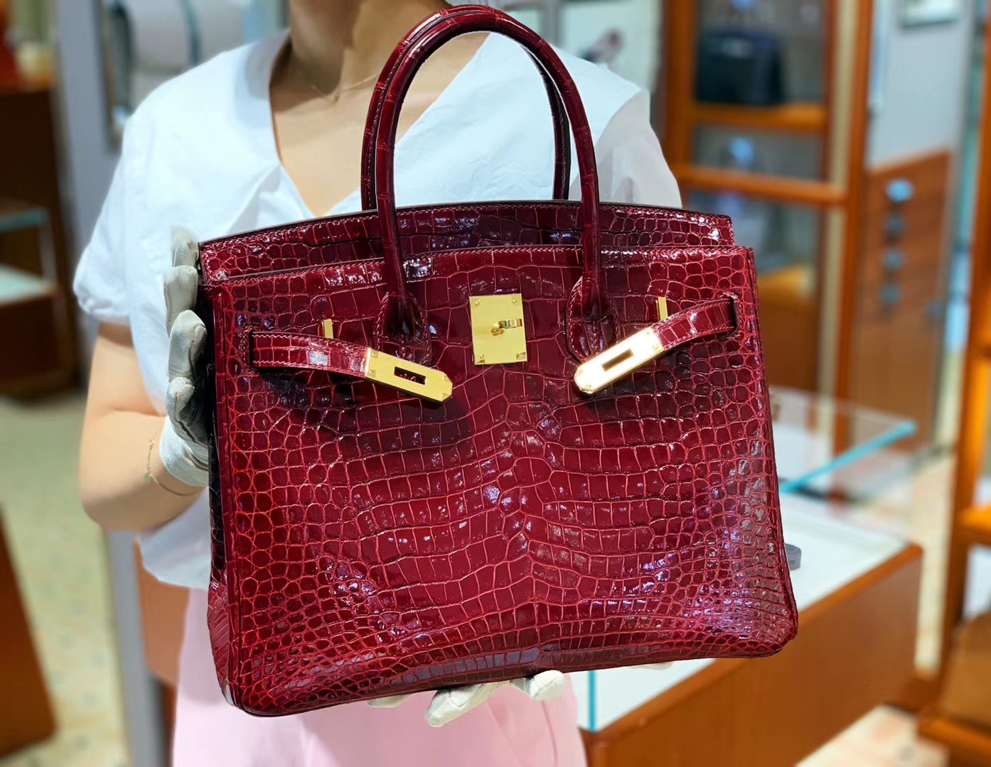 爱马仕包包价格 波尔多酒红 鳄鱼皮 金扣 纹路清晰 手感超级好 完胜正品 Birkin 25/30