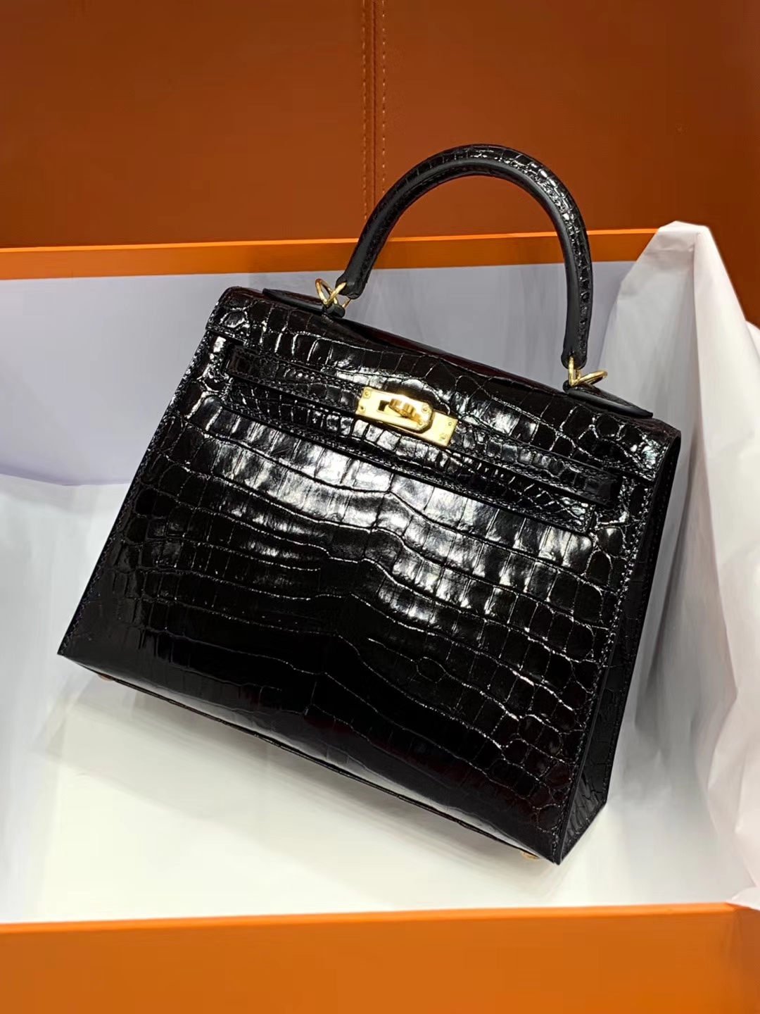 爱马仕香港官网 鳄鱼皮 金银扣 纹路清晰 手感超级好 完胜正品 Kelly28CM 黑色