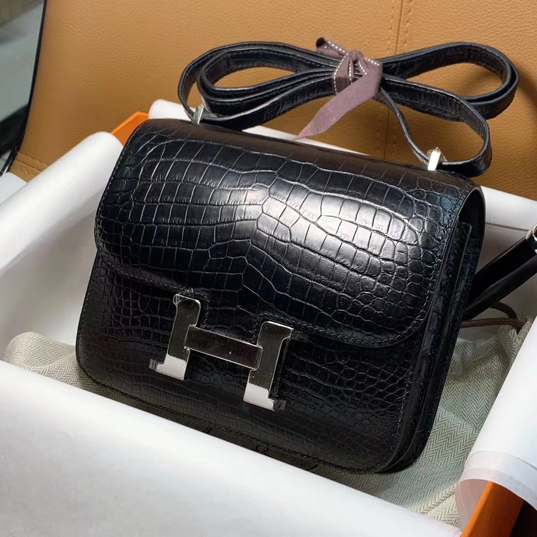 爱马仕中国官网 HERMES 空姐包 Constanc 19/23cm 黑色 鳄鱼皮 配全套专柜原包装