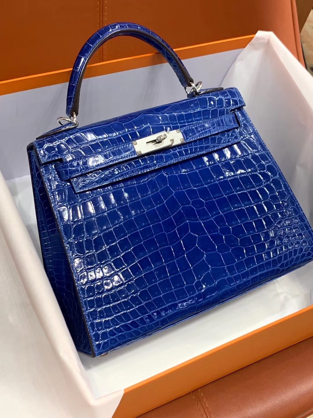 爱马仕香港官网 鳄鱼皮 金银扣 纹路清晰 手感超级好 完胜正品 Kelly28CM 电光蓝