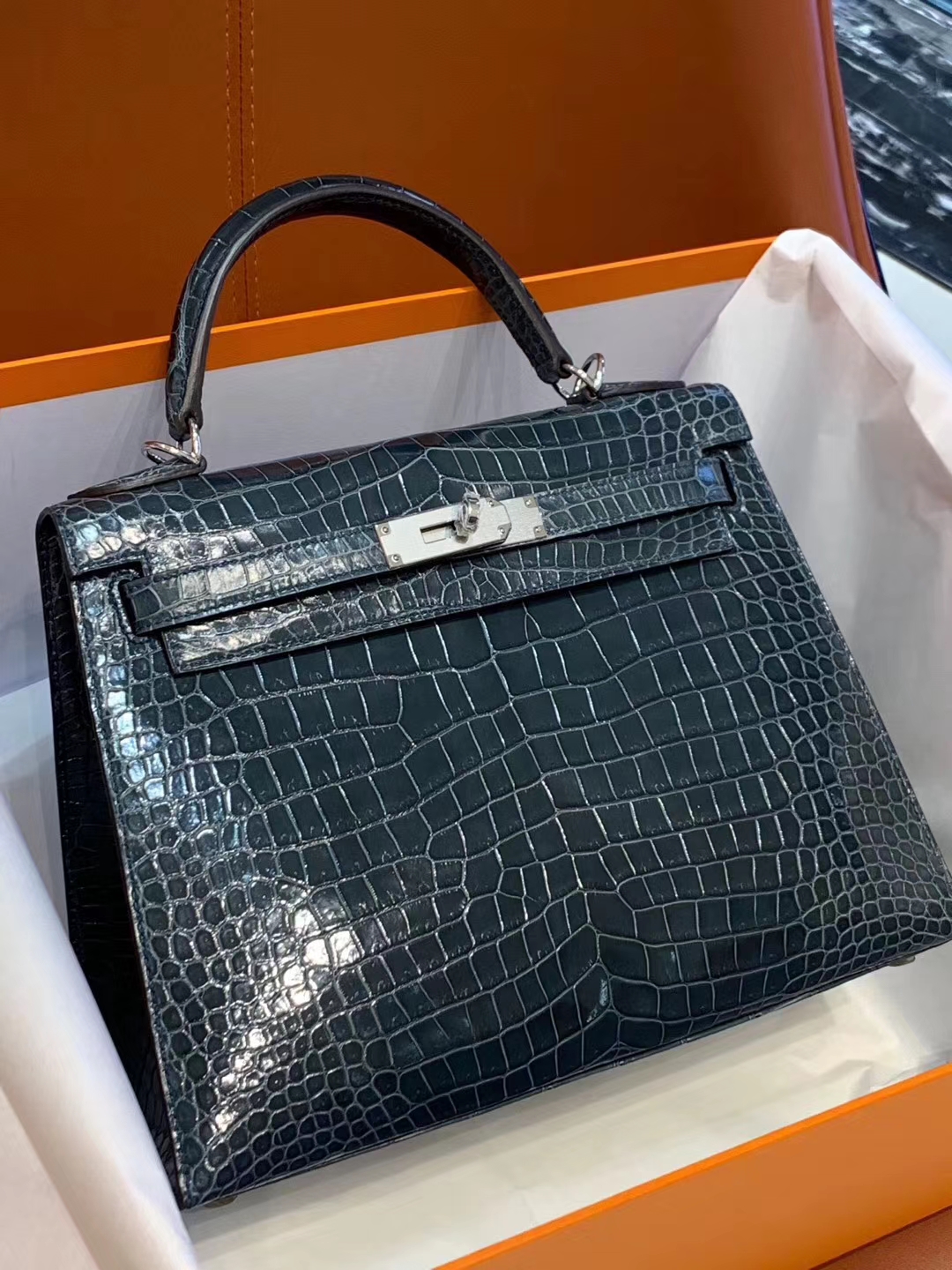 爱马仕香港官网 鳄鱼皮 金银扣 纹路清晰 手感超级好 完胜正品 Kelly28CM 深灰色