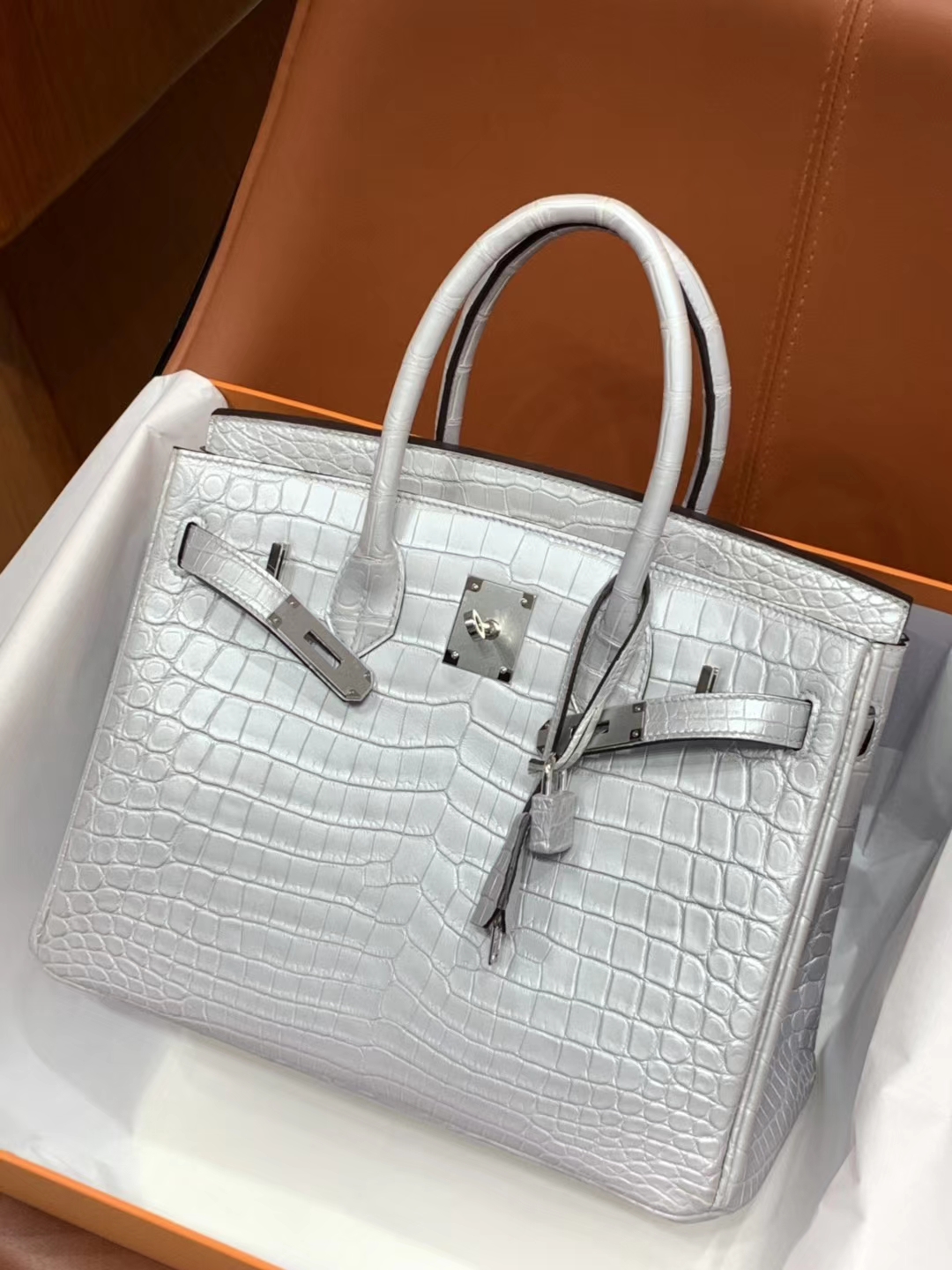 爱马仕包包价格 银白色 鳄鱼皮 金银扣 纹路清晰 手感超级好 完胜正品 Birkin 25/30