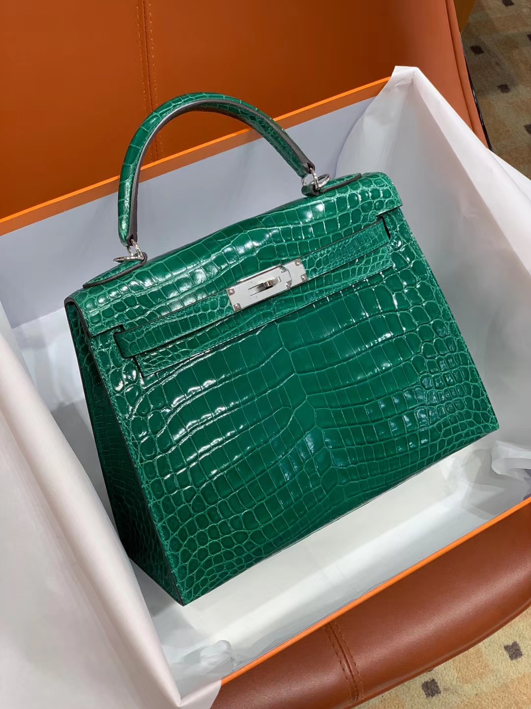 爱马仕香港官网 鳄鱼皮 金银扣 纹路清晰 手感超级好 完胜正品 Kelly28CM 祖母绿