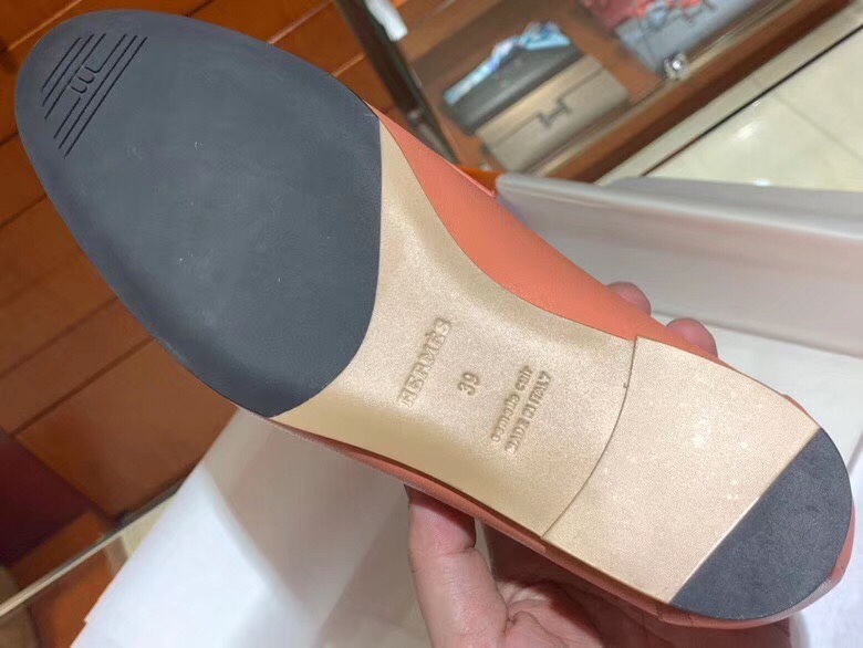 爱马仕 女款乐福鞋 康康H扣平底鞋 重工艺设计 高调 高端 高档 意大利树羔皮底 纯手工缝制工艺 高端订制 独家品质 材质:牛皮-铂金女王 爱马仕 女款乐福鞋 康康H扣平底鞋 重工艺设计 高调 高端 高档 意大利树羔皮底 纯手工缝制工艺 高端订制 独家品质 材质:牛皮