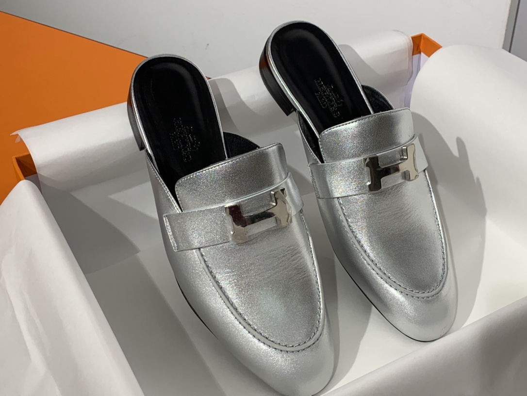 Hermes爱马仕 新款 穆勒鞋 半拖 银色 正码 可接受预定-铂金女王 Hermes爱马仕 新款 穆勒鞋 半拖 银色 正码 可接受预定