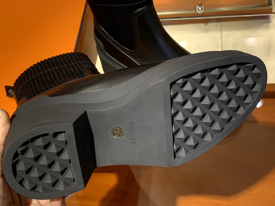 H新款短靴 小牛皮 纯手工制作 跟高:5cm Size:35~41 货期7天-铂金女王 H新款短靴 小牛皮 纯手工制作 跟高:5cm Size:35~41 货期7天