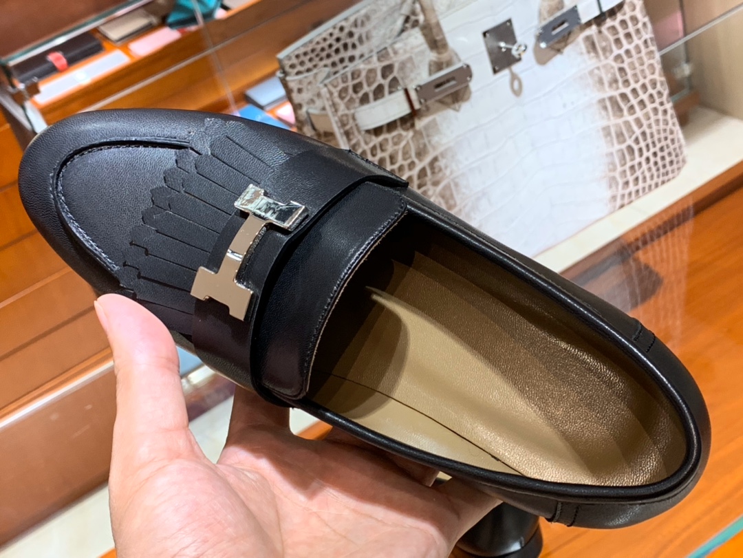 HERMES女款乐福鞋 康康H扣流苏平底鞋 重工艺设计 高调 高端 高档 意大利树羔皮底 纯手工缝制工艺 高端订制 独家品质-铂金女王 HERMES女款乐福鞋 康康H扣流苏平底鞋 重工艺设计 高调 高端 高档 意大利树羔皮底 纯手工缝制工艺 高端订制 独家品质