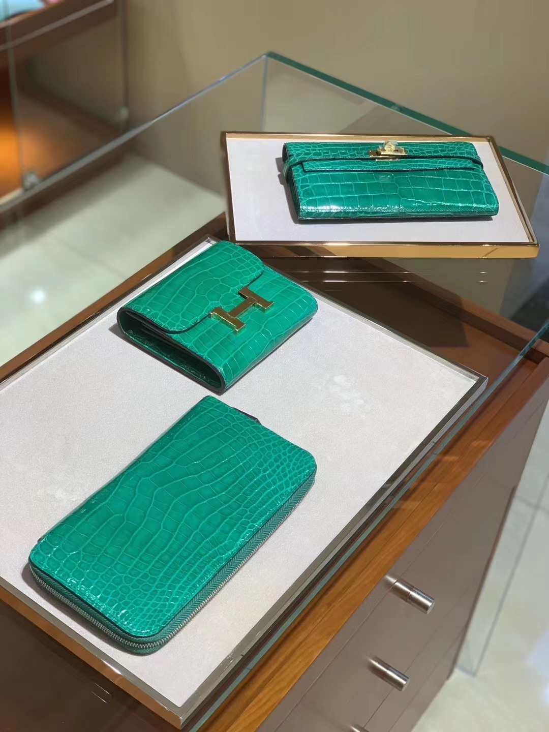 HERMES 爱马仕 祖母绿 鳄鱼皮 金银扣 Wallet钱夹-铂金女王 HERMES 爱马仕 祖母绿 鳄鱼皮 金银扣 Wallet钱夹