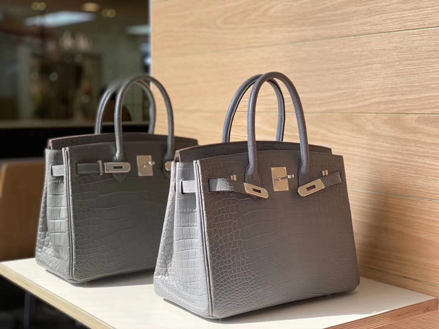 HERMES 爱马仕 铂金包 Birkin 爱马仕官网现货 Bk 25海鸥灰光鳄鱼皮 海鸥灰-铂金女王 HERMES 爱马仕 铂金包 Birkin 爱马仕官网现货 Bk 25海鸥灰光鳄鱼皮 海鸥灰