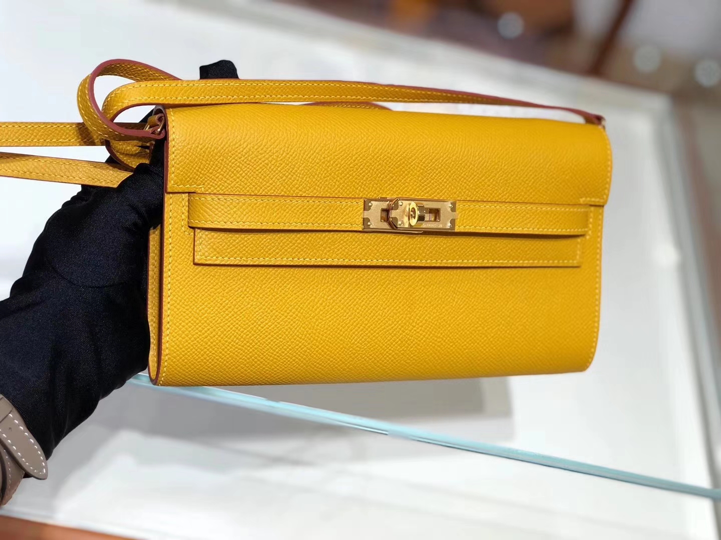 HERMES Kelly Classique To Go 长肩带钱包 Epsom皮 琥珀黄 现货-铂金女王 HERMES Kelly Classique To Go 长肩带钱包 Epsom皮 琥珀黄 现货